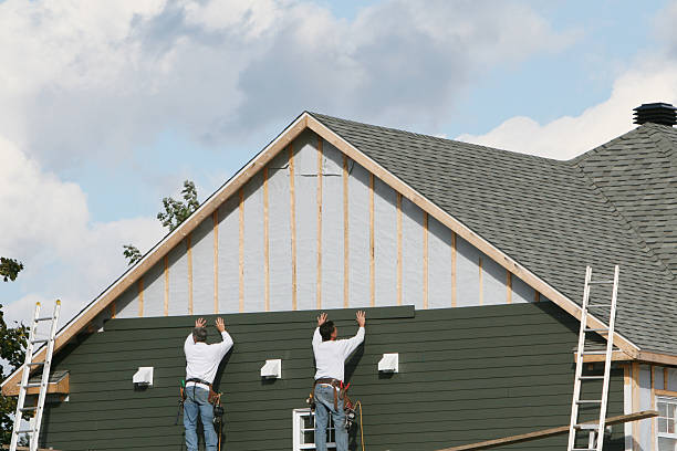 Professional Emergency Siding Repair technician working in Belleville, IL
