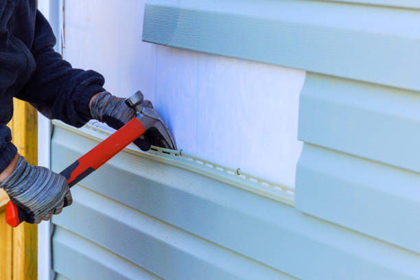 Reliable Emergency Siding Repair contractor in Belleville, IL by Squared Siding